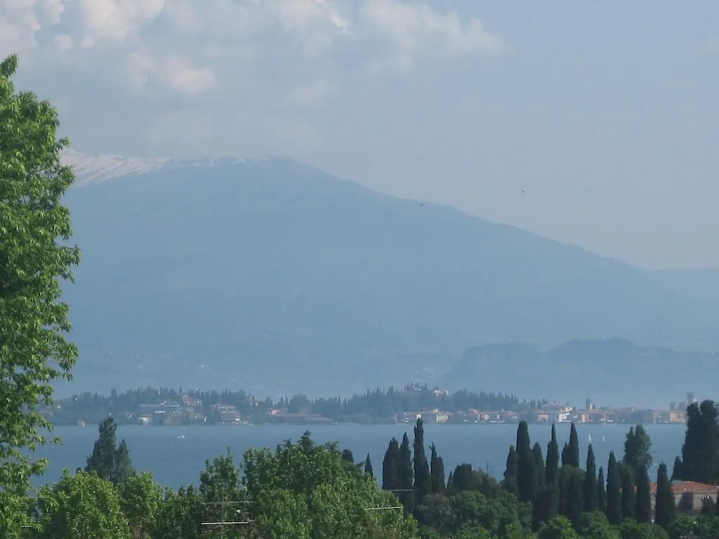 *** Nocleg ze śniadaniem B&B Villa Adriano Desenzano del Garda Włochy