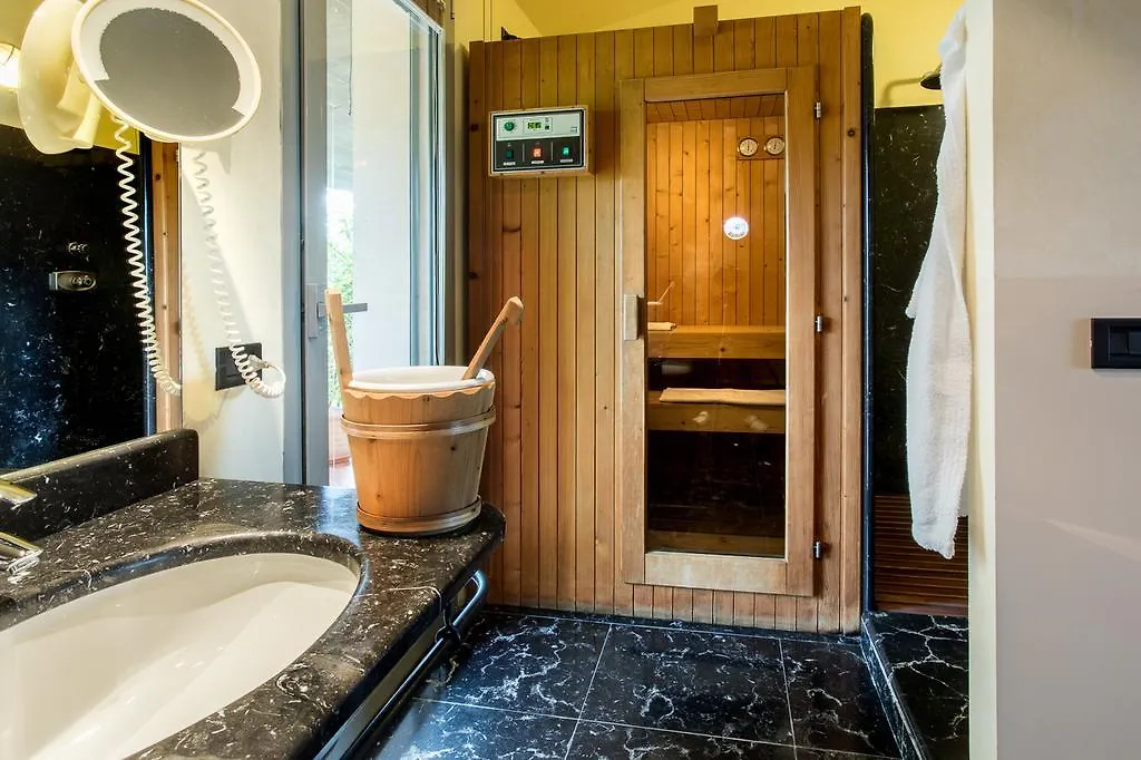 Nocleg ze śniadaniem B&B Villa Adriano Desenzano del Garda