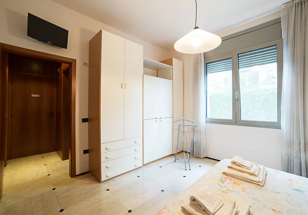 Nocleg ze śniadaniem B&B Villa Adriano Desenzano del Garda